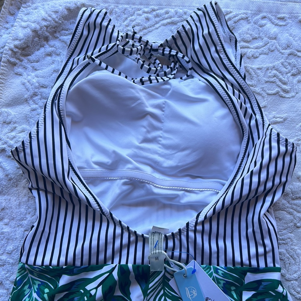NWT Cupshe Green Leaf Print stripe high neck Swimsuit size medium - Picture 9 of 12